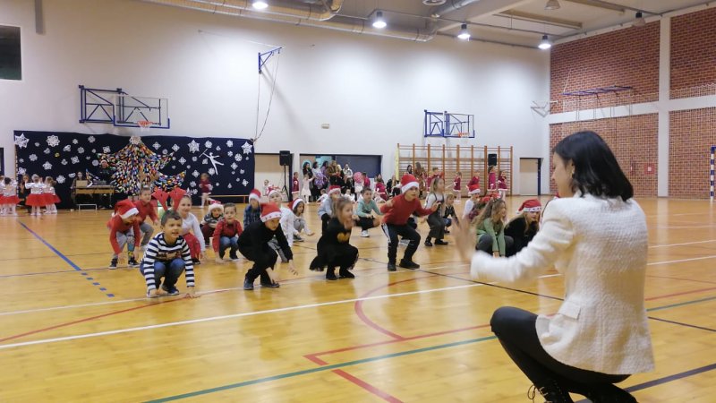 Božićni nastup Veloluških mažoretkinja