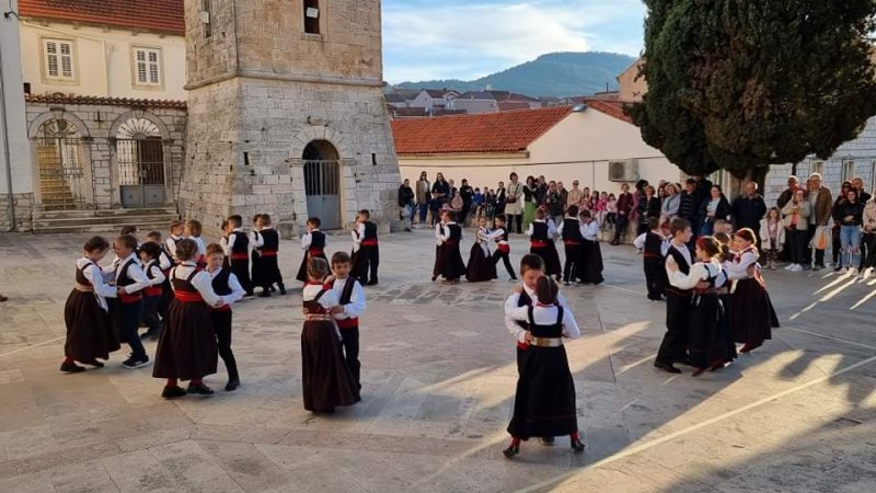 Održan nastup Male mafrine i izložba dječjih radova