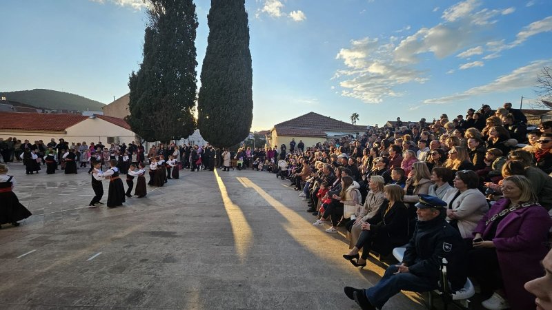 Nastup Male mafrine i izložba dječjih radova