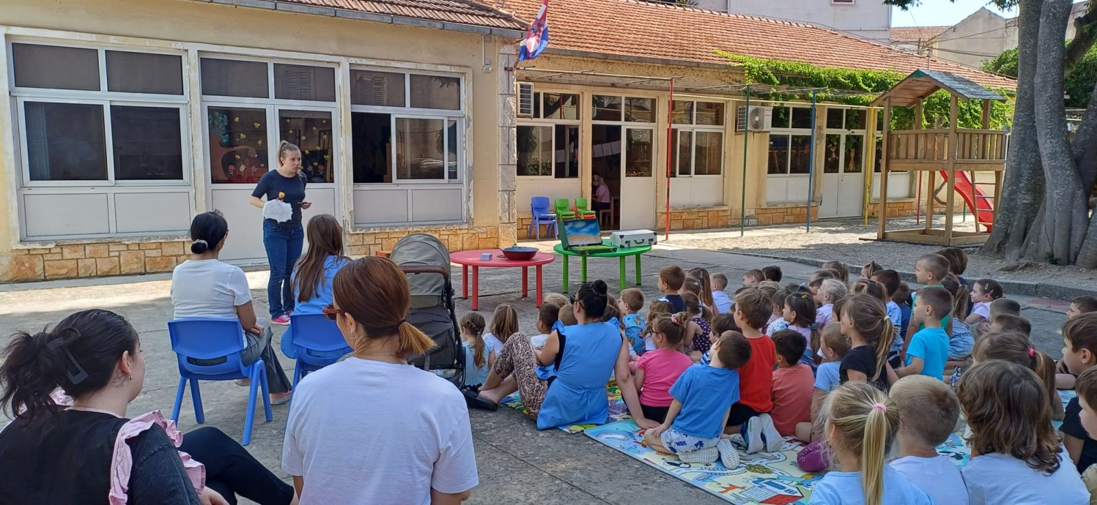 Predstava "Priča o oblaku" kazališta Mala scena