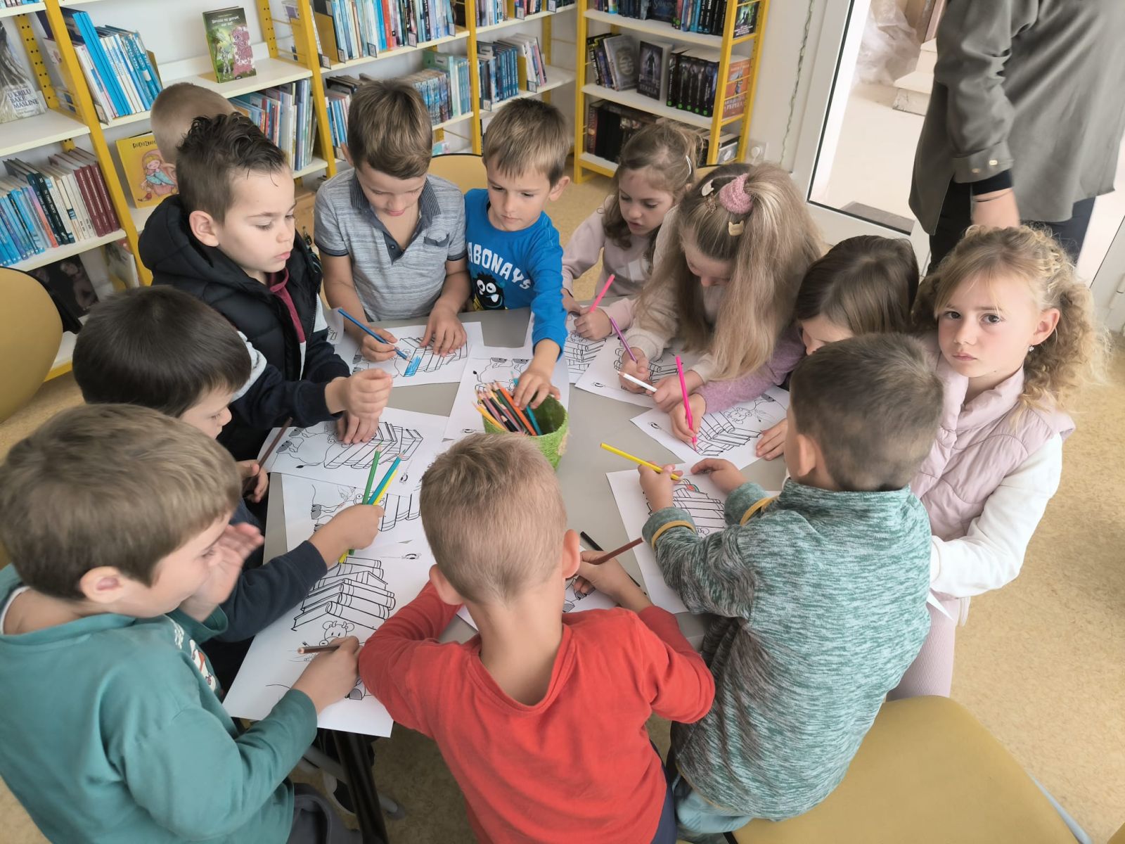 Mjesec hrvatske knjige - posjet knjižnici