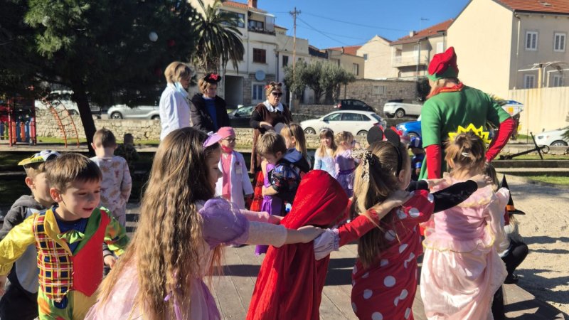 Posjet Trtajuna i maškarana zabava u Žardinu